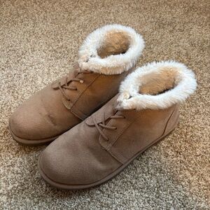 Makalu Faux Fur Round Toe Lace Up Ankle Snow Boots